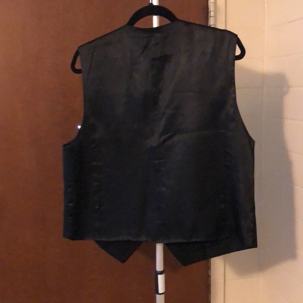 Liz Claiborne black embroidered vest wool blend